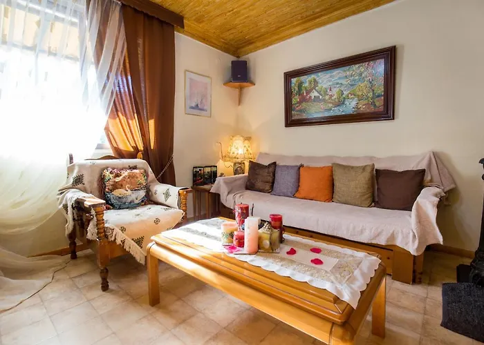 Lazaros Maria Daire *