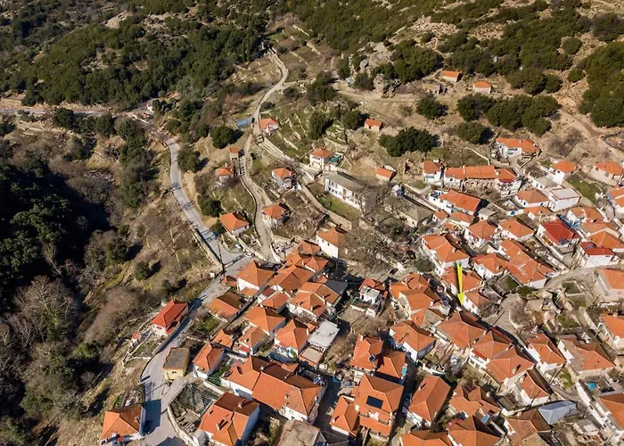 Lazaros Maria Daire *